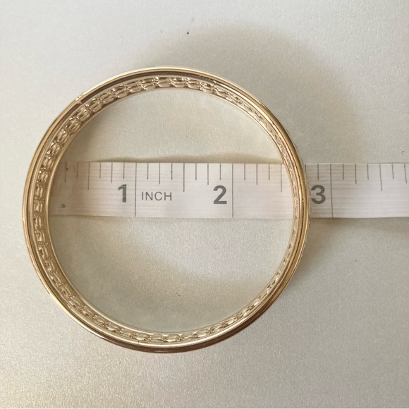 nwt Anne Klein Gold tone waived look Textured Bracelet - Picture 5 of 5